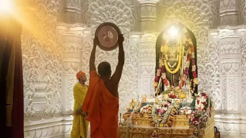 রামনবমীতে রামলল্লা সূর্য তিলক, দেশের এই মন্দিরগুলিতেও অলৌকিক সূর্য তিলক করা হয়